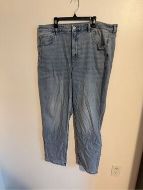 American Eagle Stretch Mom Straight Jean